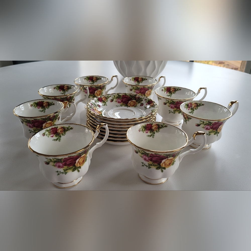 Royal Albert Old Country Roses Bone Chona Coffee Cups Or Tea Cups And Saucers